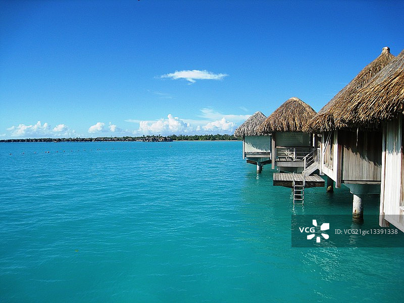 波拉波拉岛水上别墅！图片素材