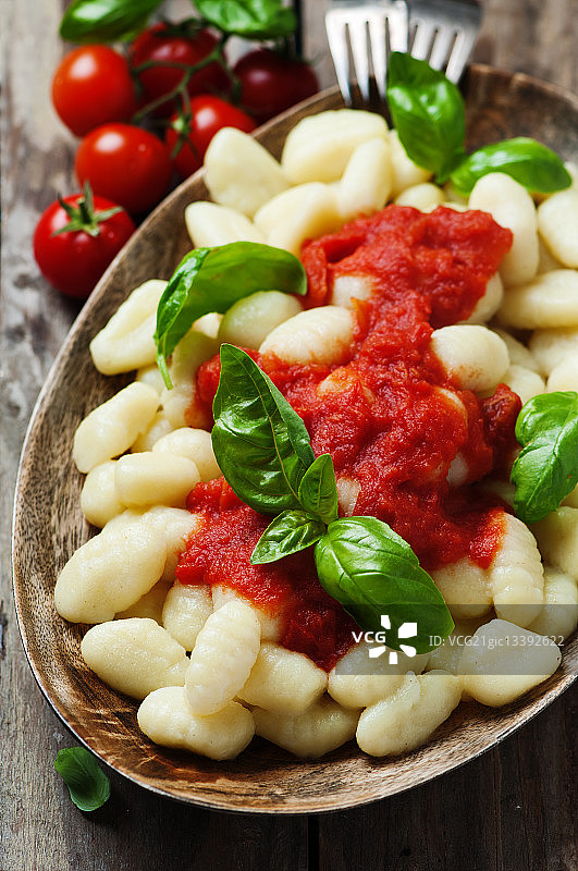 番茄罗勒意大利土豆面疙瘩图片素材