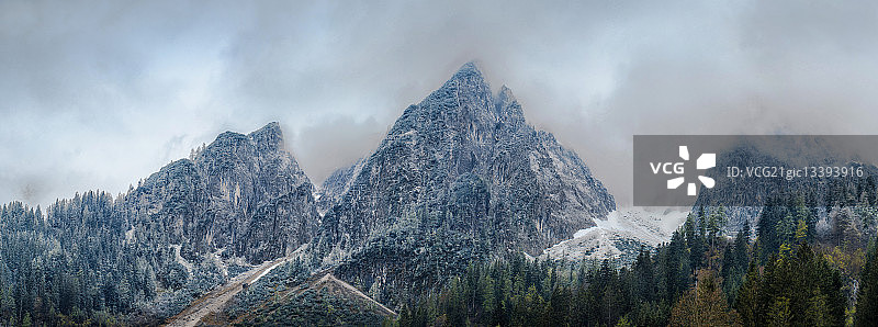 达赫施泰因山脉全景图片素材