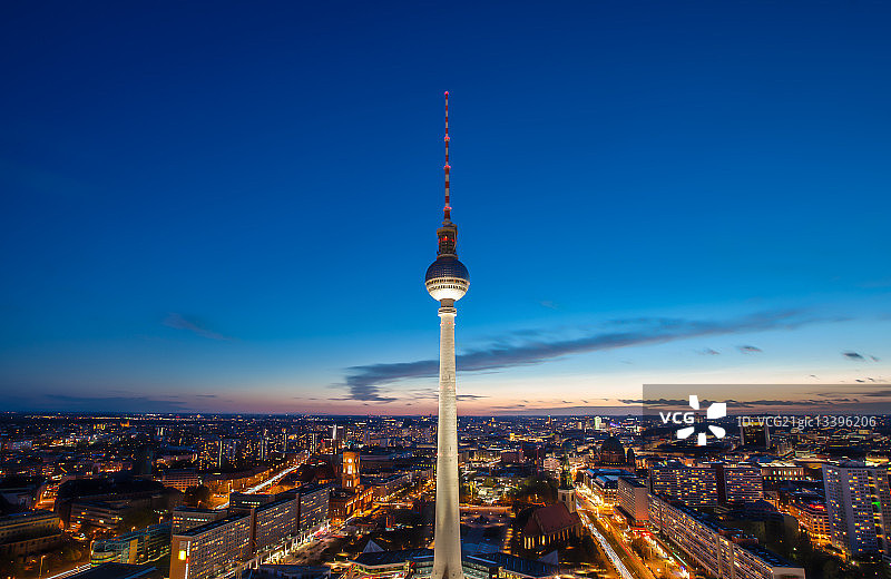德国柏林电视塔灯光图片素材