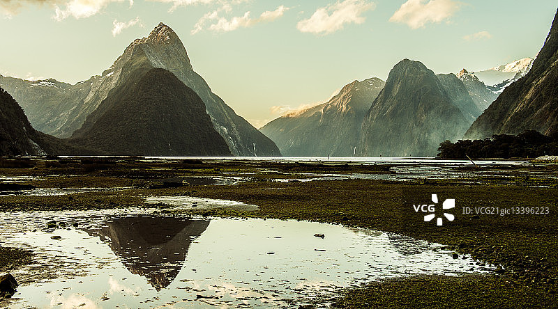 新西兰米尔福德峡湾图片素材