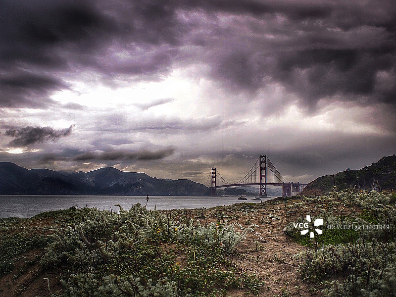 雨中的贝克海滩图片素材