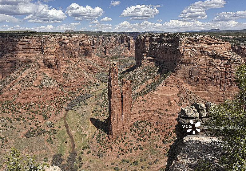 亚利桑那州切利峡谷的蜘蛛岩观景台图片素材