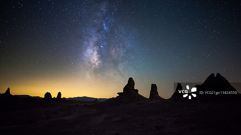 Trona Pinnacles的银河图片素材
