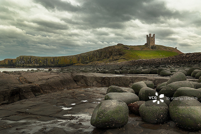 诺森伯兰郡的邓斯坦堡城堡图片素材