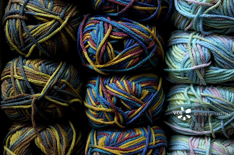 彩色羊毛球堆图片素材