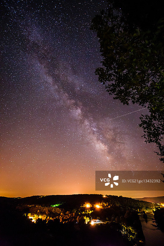 怀特河上空的银河图片素材