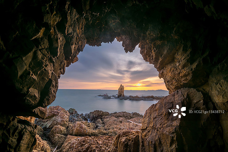 泰国春武里府洞穴入口景观图片素材