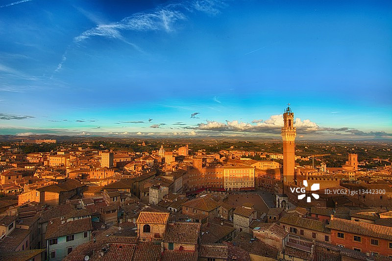 从锡耶纳大教堂俯瞰城市景观图片素材