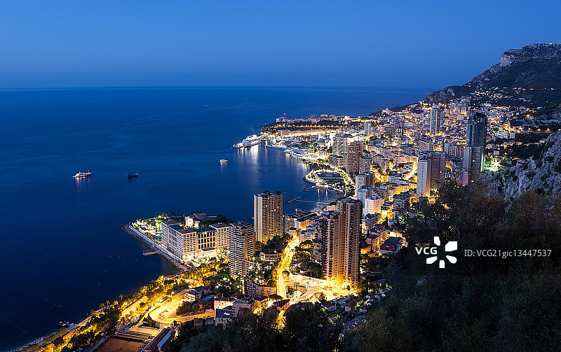 夜晚的摩纳哥蒙特卡洛码头图片素材