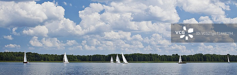 维格里湖帆船赛图片素材