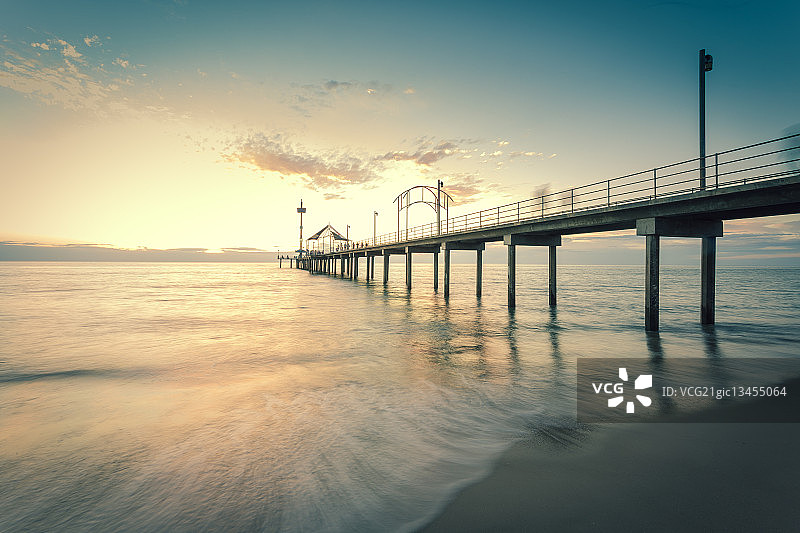 澳大利亚布莱顿日落码头图片素材