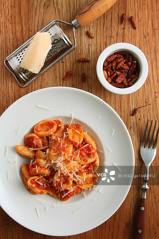 意式辣味番茄猫耳朵面图片素材