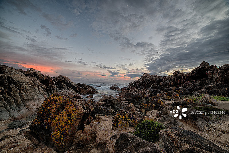 亚林加普海岸线的黎明图片素材