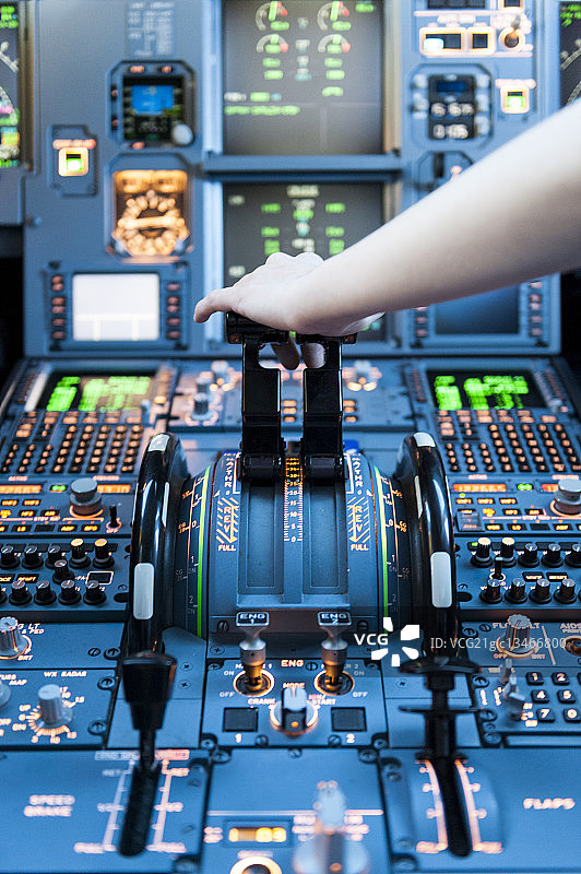 手持飞机操纵杆图片素材