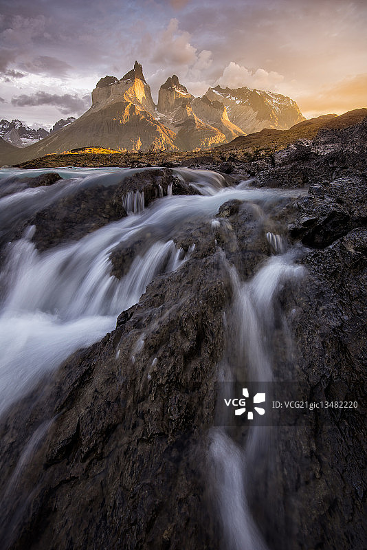 百内塔国家公园的萨尔托格兰德图片素材