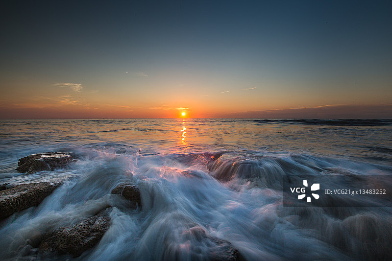 贝壳岩海浪图片素材