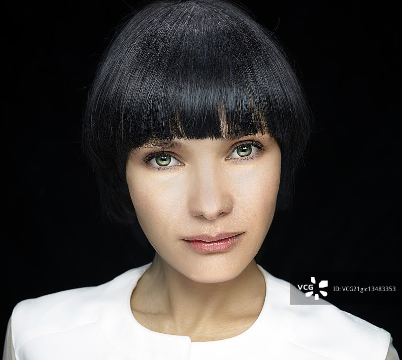 彩色肖像的漂亮的年轻女人图片素材