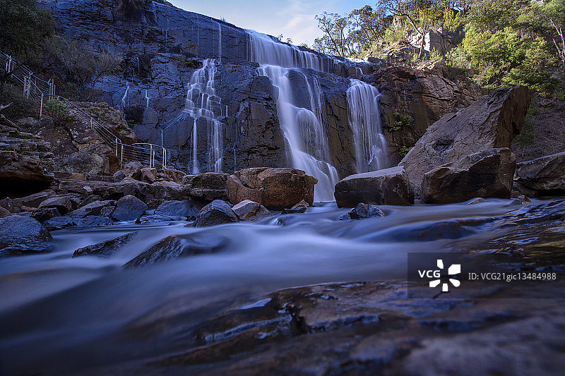 麦肯齐瀑布图片素材