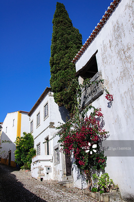 葡萄牙奥比多斯中世纪小镇的传统建筑图片素材