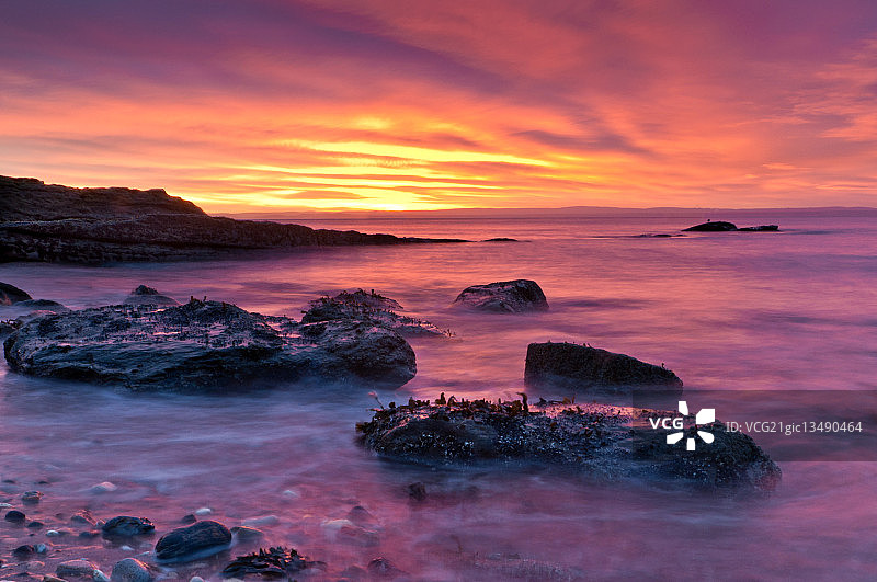 日落时分苏格兰柯科迪海 coastline图片素材