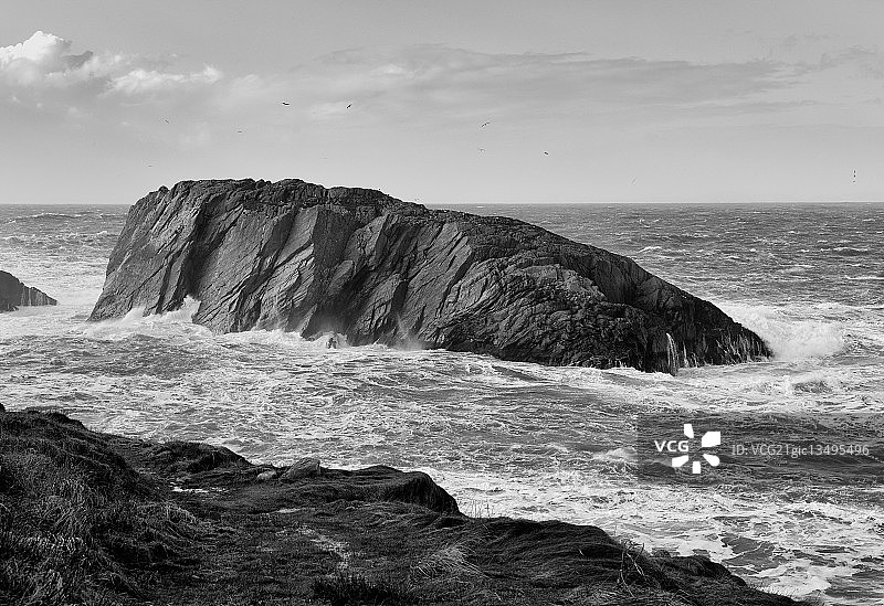 爱尔兰邓马努斯湾岩石小岛图片素材