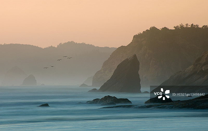 俄勒冈州坎农海滩图片素材