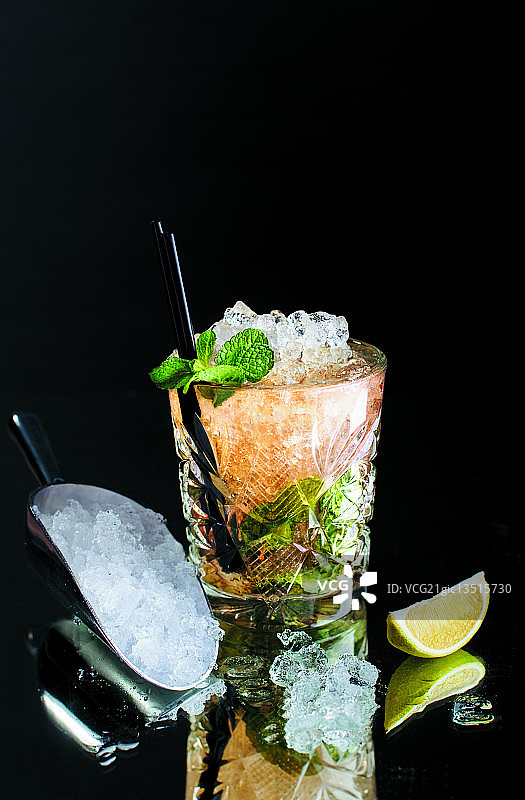 薄荷朱雷普鸡尾酒图片素材