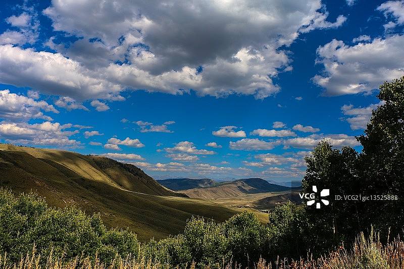 彩色群山图片素材