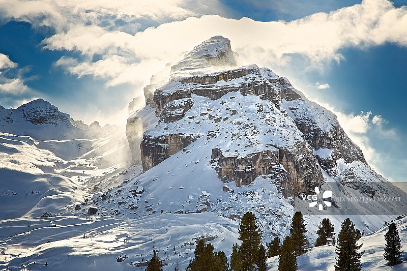 多洛米蒂山的魔法图片素材