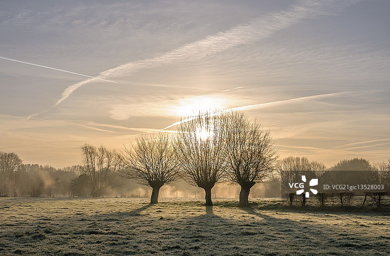 消散的薄雾图片素材