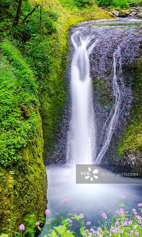 马尾瀑布图片素材