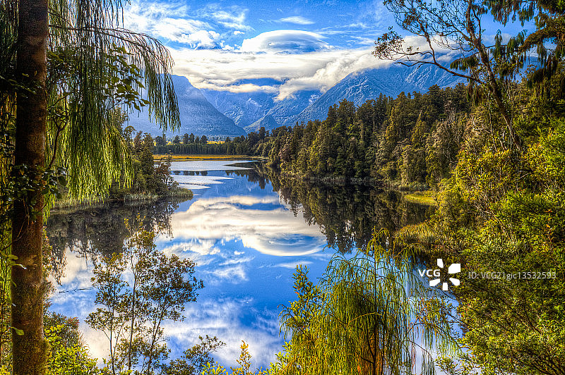 新西兰马修森湖图片素材