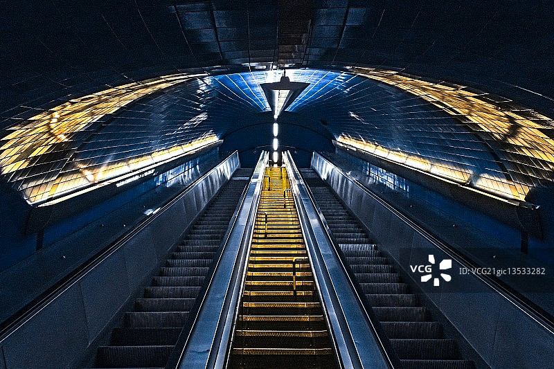 通往虚无的阶梯图片素材