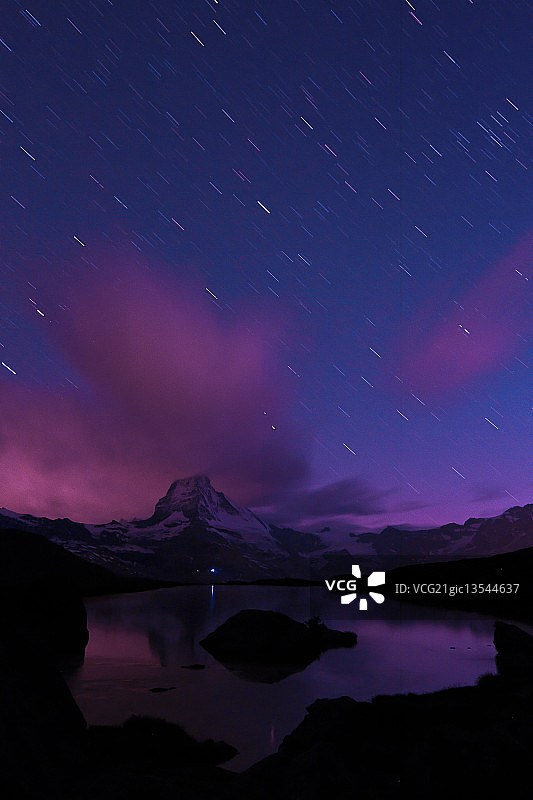 马特宏峰与斯特利斯湖图片素材