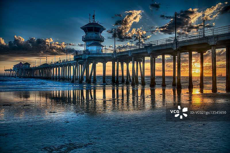 亨廷顿海滩的日落图片素材