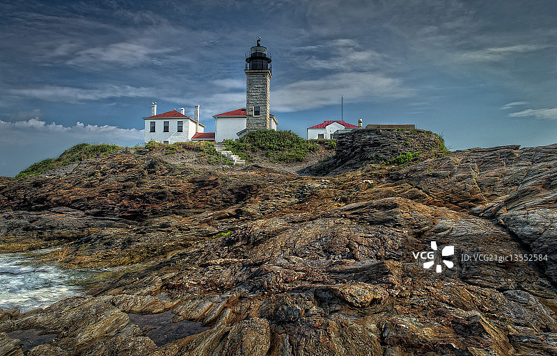 屹立岩石图片素材