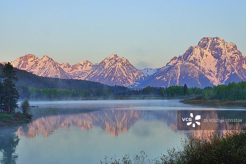 蛇河的黎明图片素材