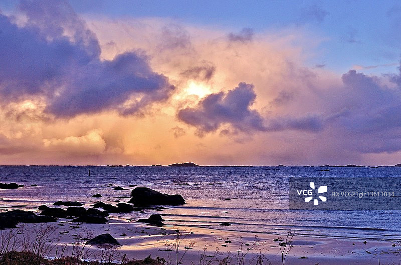 另一边的风暴图片素材