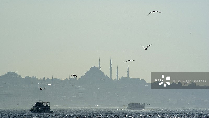 东方与西方之间图片素材