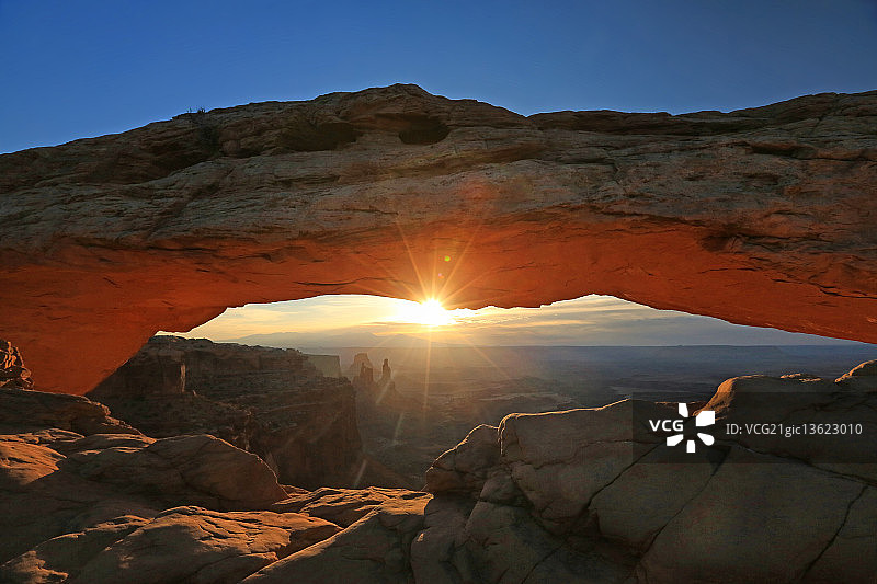 梅萨拱门的日出图片素材