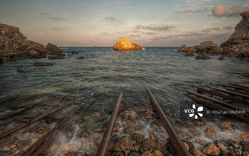 金色岩石图片素材