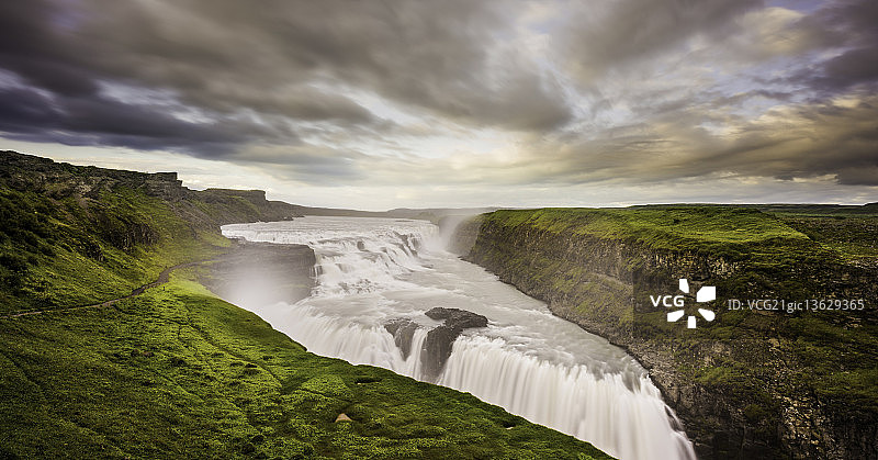 居德瀑布的傍晚图片素材