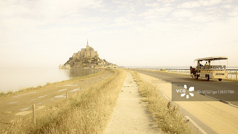 前往山峰图片素材