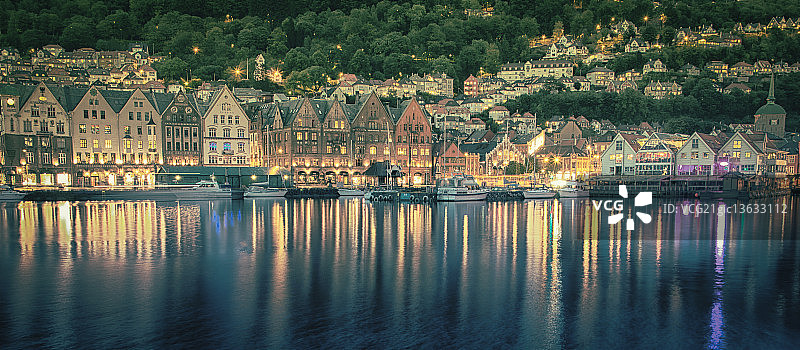 卑尔根夜景轮廓图片素材