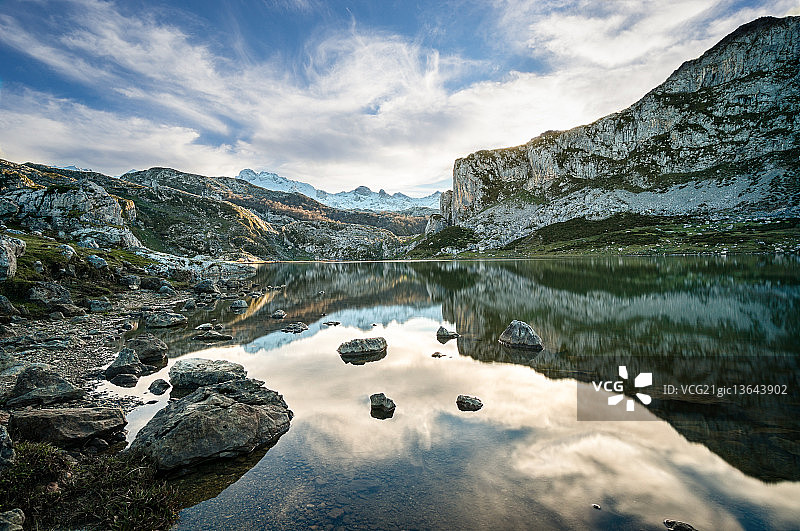 埃尔西纳湖（西班牙阿斯图里亚斯）图片素材