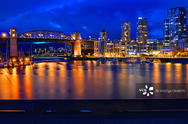 温哥华福溪和布拉德桥图片素材