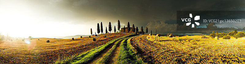 托斯卡纳的雷暴图片素材