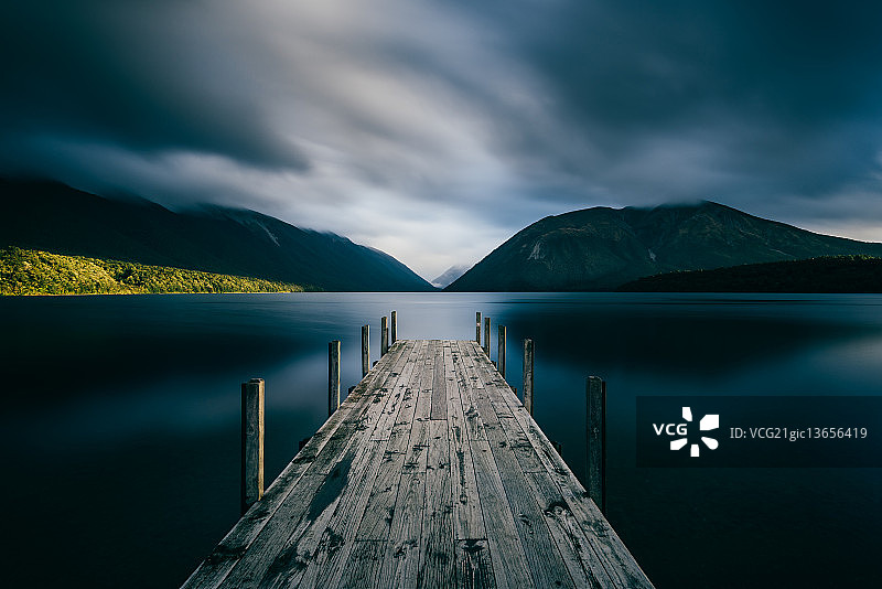 罗托伊蒂湖码头图片素材