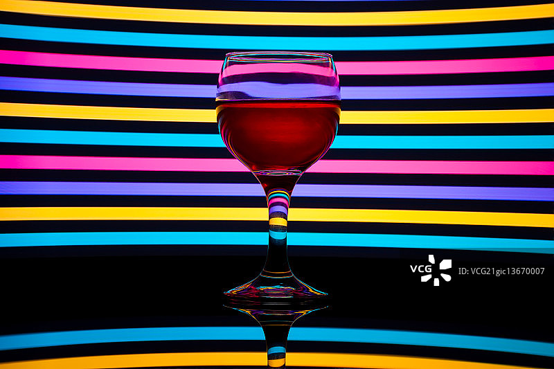 葡萄藤玻璃杯图片素材